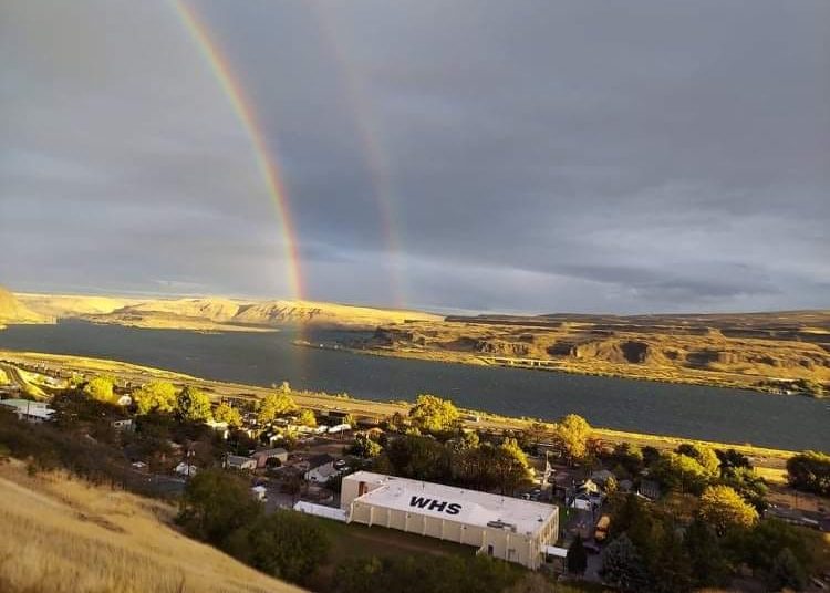 school next to the Columbia River
